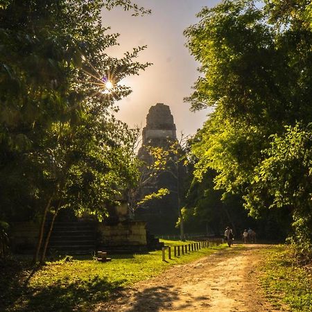 Jungle Lodge Tikal Hostal Ngoại thất bức ảnh