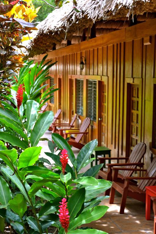 Jungle Lodge Tikal Hostal Ngoại thất bức ảnh