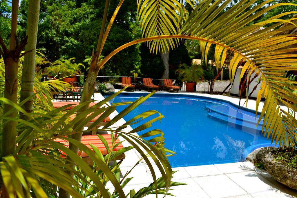 Jungle Lodge Tikal Hostal Ngoại thất bức ảnh